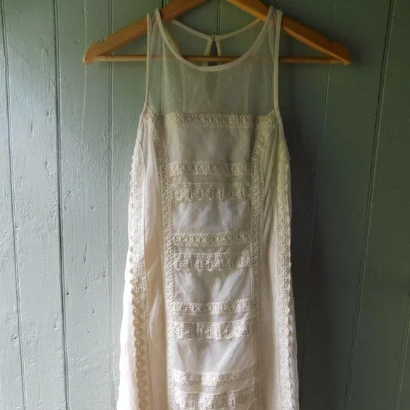๐*Price Firm*Abercrombie & Fitch Lace Dress - Picture 1 of 16